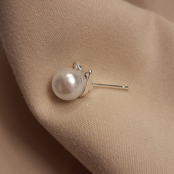 Silver Tone Cat Ear Faux Pearl Earrings - Picture 9 of 12